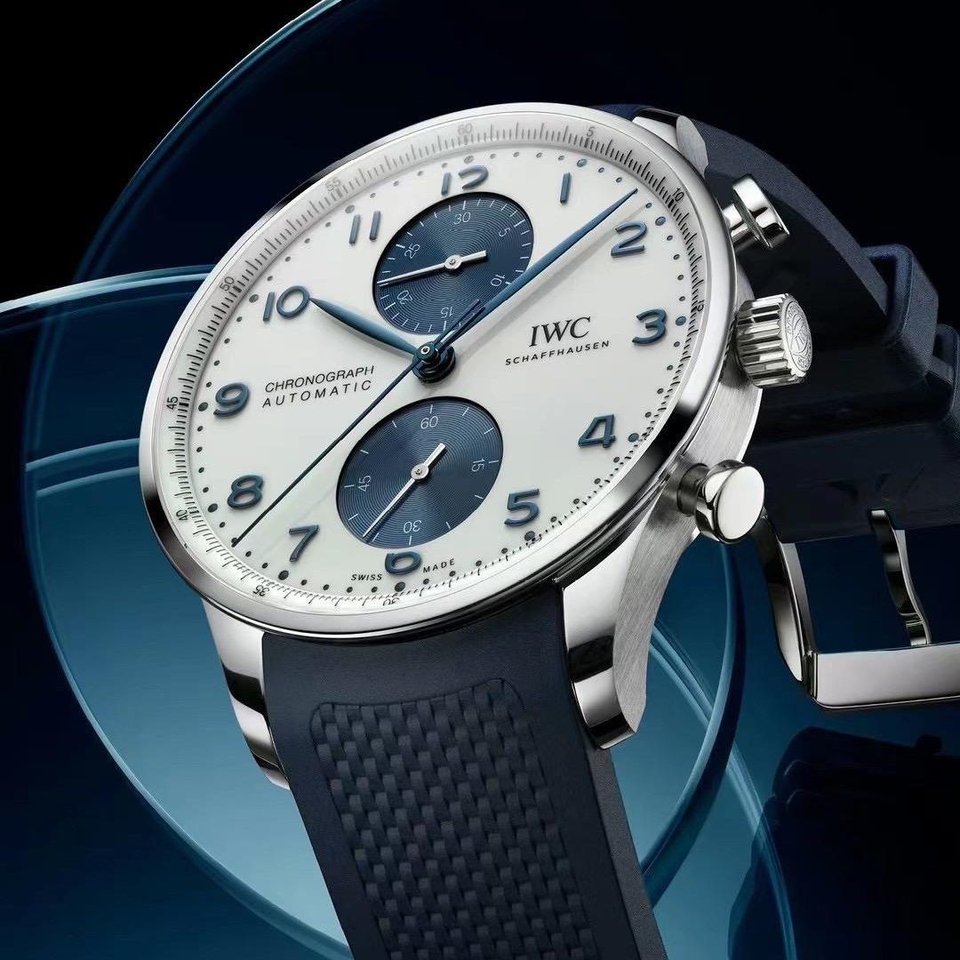 万国表～#IWC 一个像太阳，一个像月亮 爱情的小宇宙里，昼夜之间，分分秒秒吸引彼此#万国iwc #总有一款适合你(1)